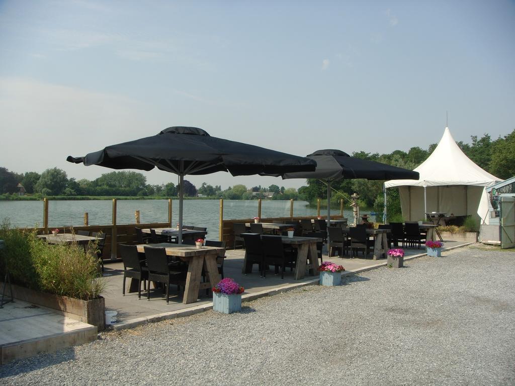 Hotel Restaurant Lakeside Уитхорн Екстериор снимка