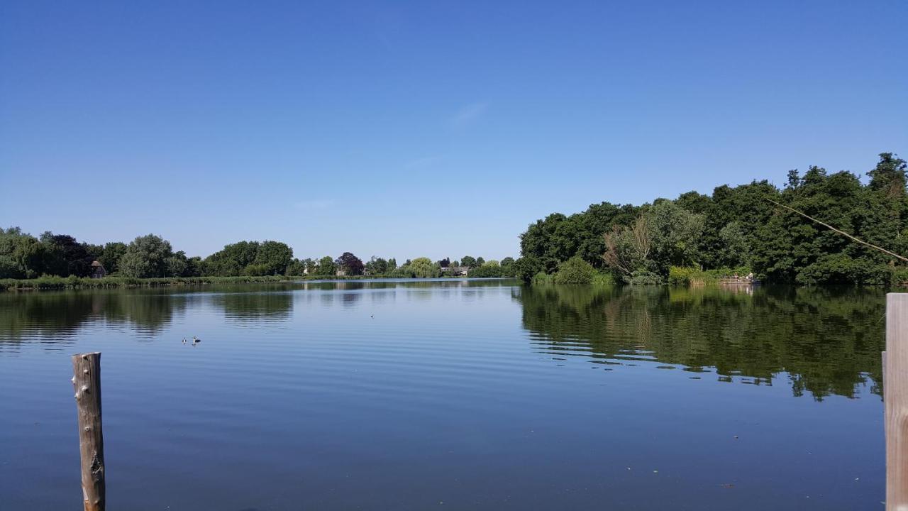 Hotel Restaurant Lakeside Уитхорн Екстериор снимка
